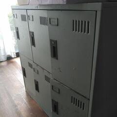 スチールの棚　道具箱