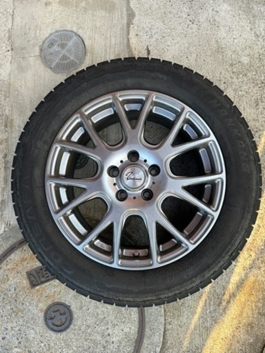 スタッドレスタイヤとアルミのセット