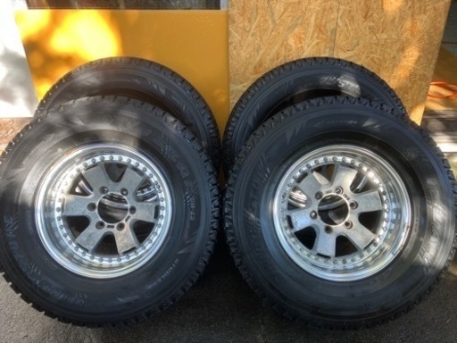 四駆スタッドレスタイヤ付アルミホイール4本セット　PCD139.7 6穴