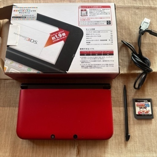 ニンテンドー3DSLL  レッド×ブラック　SDカード&ソフト付