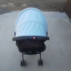 アップリカ ベビーカーの画像