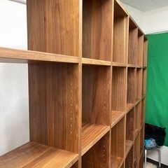 ７連本棚の画像