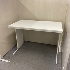 パソコンテーブル