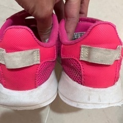 adidas スニーカー16センチ　女の子の画像