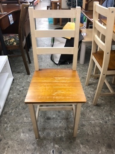 カントリー調でオシャレなダイニングセット