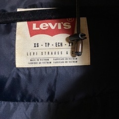 お値下げ LEVI’S ダウン 試着のみの画像
