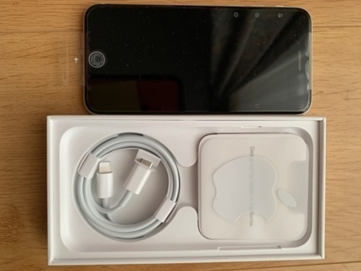 再度値下げしました。🔸ほぼ未使用🔸iPhone SE 3 第3世代携　128GB 白