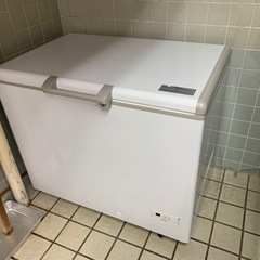 ハイアール　アイスストッカー　319Ｌ