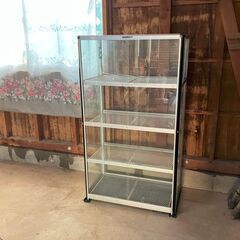 栽培用温室ガラスケース棚の画像