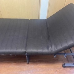 【決まりました】折りたたみ、リクライニング機能付きベッドの画像
