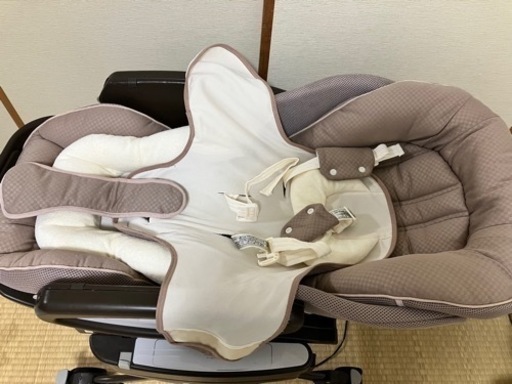 【値下げしました】ユラリズムオート　Aprica　オートスイング機能付き
