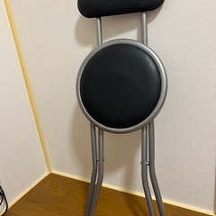 折り畳み椅子の画像