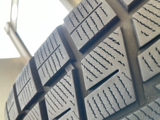 スタッドレスタイヤホイールセット 215/60 R16
