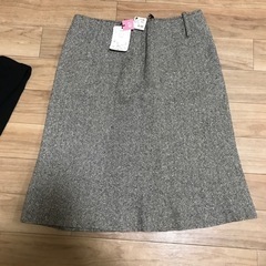 ニットとスカートの画像