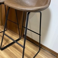 カウンターチェア２脚の画像