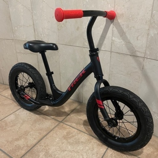子供用自転車 Kickster  trek 12インチ　ブラック キックバイク