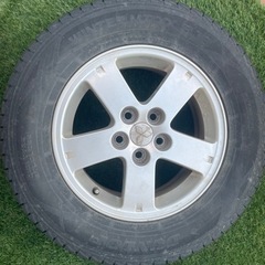 【バリ溝】スタッドレスタイヤ　215/70R16 ホイール付きの画像