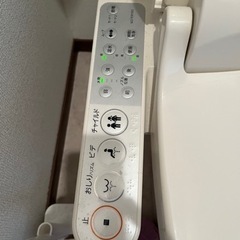 温水洗浄便座　TOSHIBA  ２０２３年製の画像