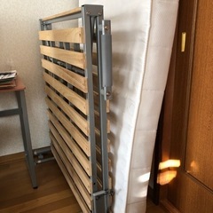 シングルベット　折り畳み式　マットレス付き