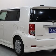 【車内が広く運転のしやすい車！！】　デザインが人気の車です。の画像