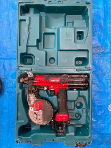 値下げ中　makita高圧ねじ打ち機　AR411HR  エアダスター付き 中古品