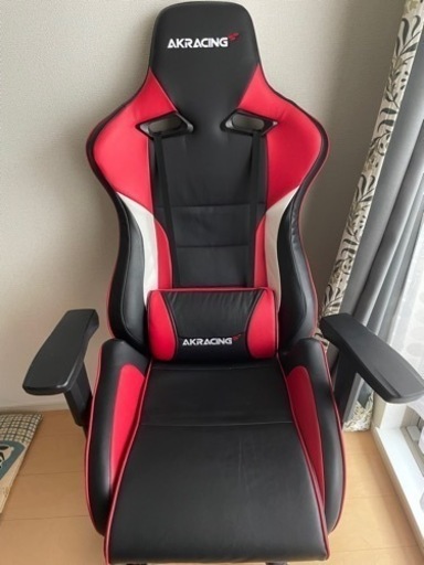 Amazon価格約6万円　ゲーミングチェアakracing