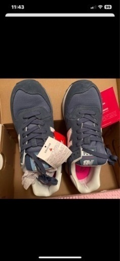 ニューバランススニーカー