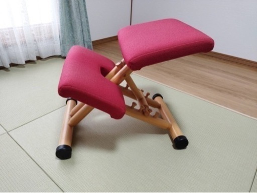 背筋が真っ直ぐになるチェア