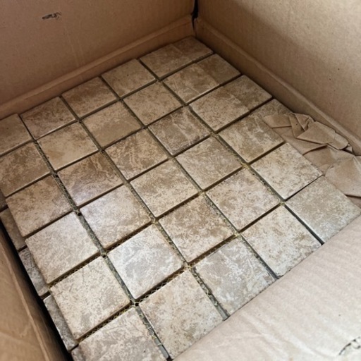 (値下げしました)タイル　(建材)