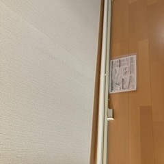 簡単取り付けつっぱり遮光1級ロールスクリーン(RS05 IV18...