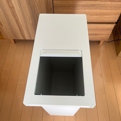 無印良品 購入  ゴミ箱  シャッター付き。の画像