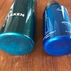 旧ロゴと新ロゴのLAKENアルミウォーターボトル２本売ります、オマケありの画像