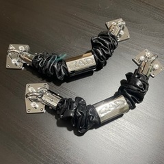 ⭐️希少・生産終了商品⭐️  ✴︎D.A.Dギャルソン✴︎アシストグリップ モノグラムレザー 2個 【SB077】     ◆メーカー　ギャルソンプロダクト ◇ブランド　D.A.D ギャルソン ◆ 型番　　　SB077-09 ◇ 定価　　　12,100円/個 (税込) ◆ サイズ　　 ◇ 素材　　　 ◆ カラー　　ブラック×ブラックダイヤ ◇付属品　　専用保存箱、取付パーツ多数(完品) 