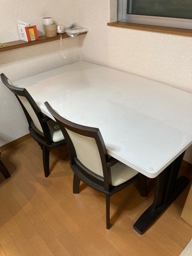 ダイニングテーブルセットを引き取って頂ける方