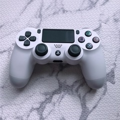 お話中)プレステ4純正コントローラーの画像
