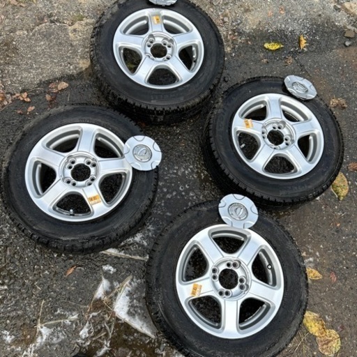 社外ホイール　PIRELLI スタッドレス付き 175/70r14