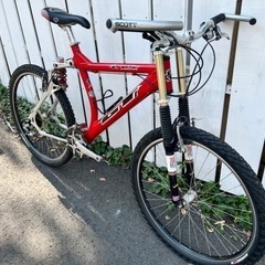 GT フルサス マウンテンバイクの画像