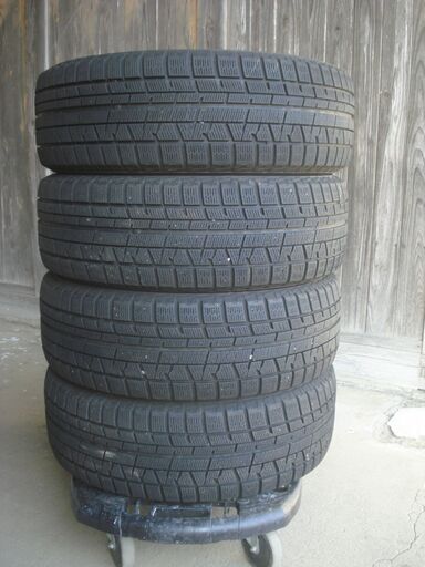 ヨコハマスタッドレス　215/60R16　中古4本
