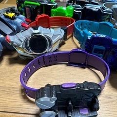 仮面ライダー、ヒーロー戦隊物のベルトなど１つ500円の画像