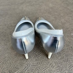 美品 シルバー ピンヒール 23.5cmの画像
