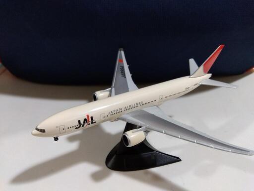 ＪＬ　日本航空　Ｂ７７７　プラスチック製じゃないよ案件