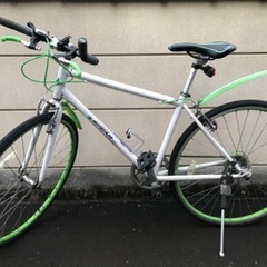 自転車　クロスバイク　ロードバイク