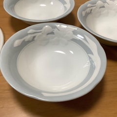 お皿セット　サンローランの画像