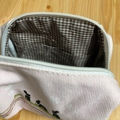 うさぎ柄のポーチの画像