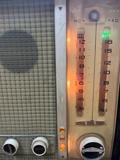 k1028502 SANYO Hi-Fi ラジオ SF-900 ALL WAVE 真空管ラジオ 昭和レトロ アンティーク家電 コンポ 骨董 通電確認済み 現状品 中古品