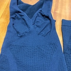 【値下げしました‼️】【定価8,860円】ピップ シェイプアップインナー 着圧タンクトップ&（Mサイズ）の画像