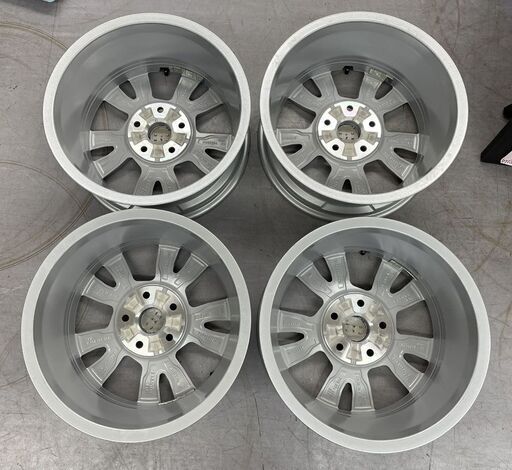 美品 アウディ A3 アルミホイール４本セット 5Vスポーク アキューメンデザイン 6.5J-16 PCD112 8Y0071496 
