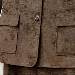 ジャケットとお揃いのスカート・9号サイズの画像