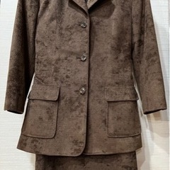 ジャケットとお揃いのスカート・9号サイズ