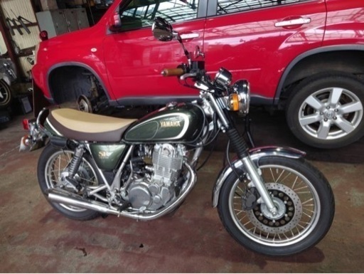 ヤマハ　　SR400  2013年式　値段交渉
ETC付きノーマルパーツあり